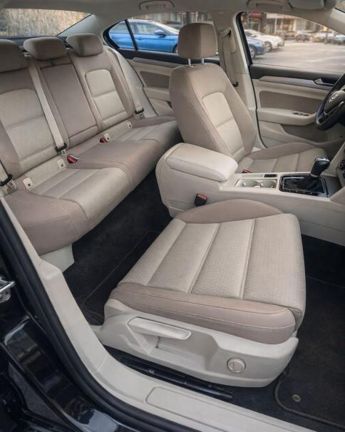 Aydemir Oto Döşeme bej deri döşeme uygulaması